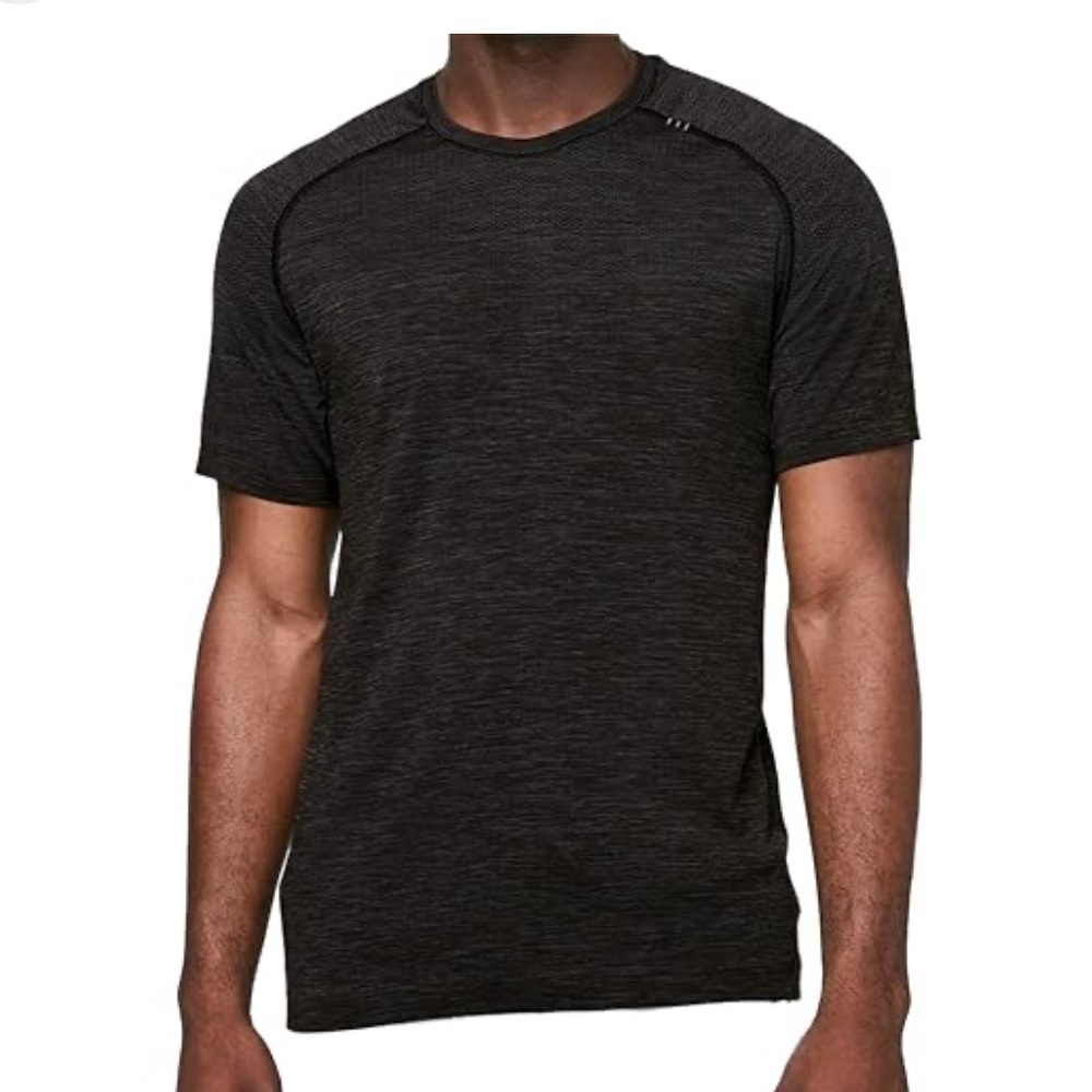 Lululemon men’s Metal vent t shirt size medium